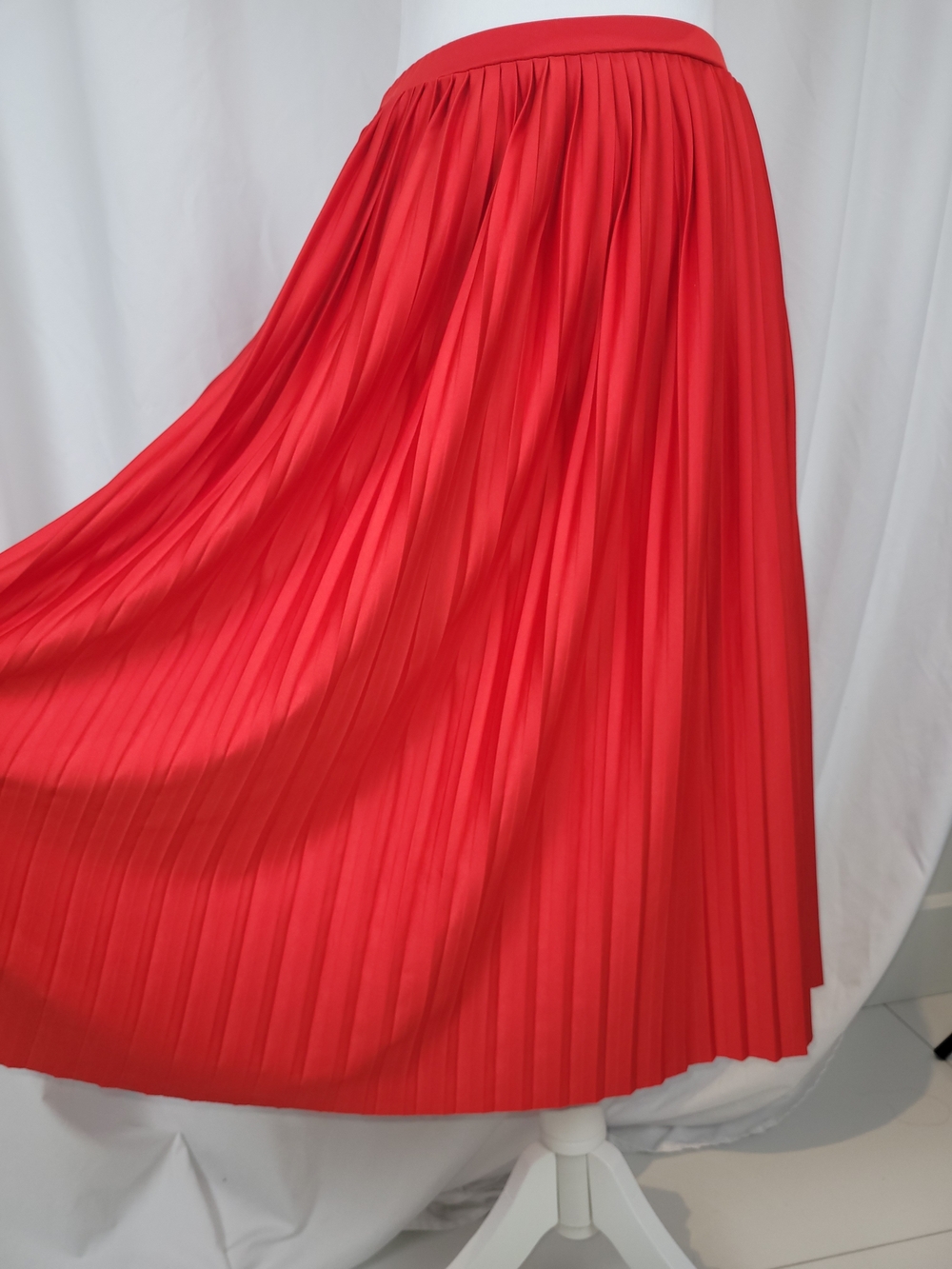 Twik ( Simons) Red Pleated Maxi Midi Skirt - Size Small (NWOT) - Picture 5 of 13